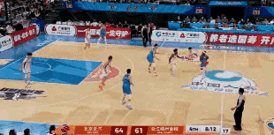 在今天北京北汽主场迎战浙江稠州金租的比赛中，发生了让人瞠目结舌的一幕。当时比赛进