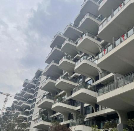 这两年，第四代住宅火得一塌糊涂。什么“城市森林”、“户户花园”、“住在云端”。