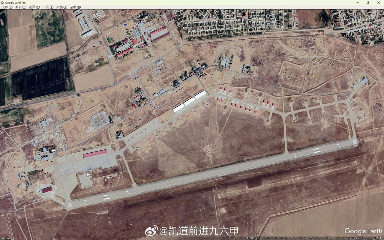 乌兹别克斯坦部署歼-10CE战斗机的卡尔希-哈纳巴德空军基地污染很严重首批抵达