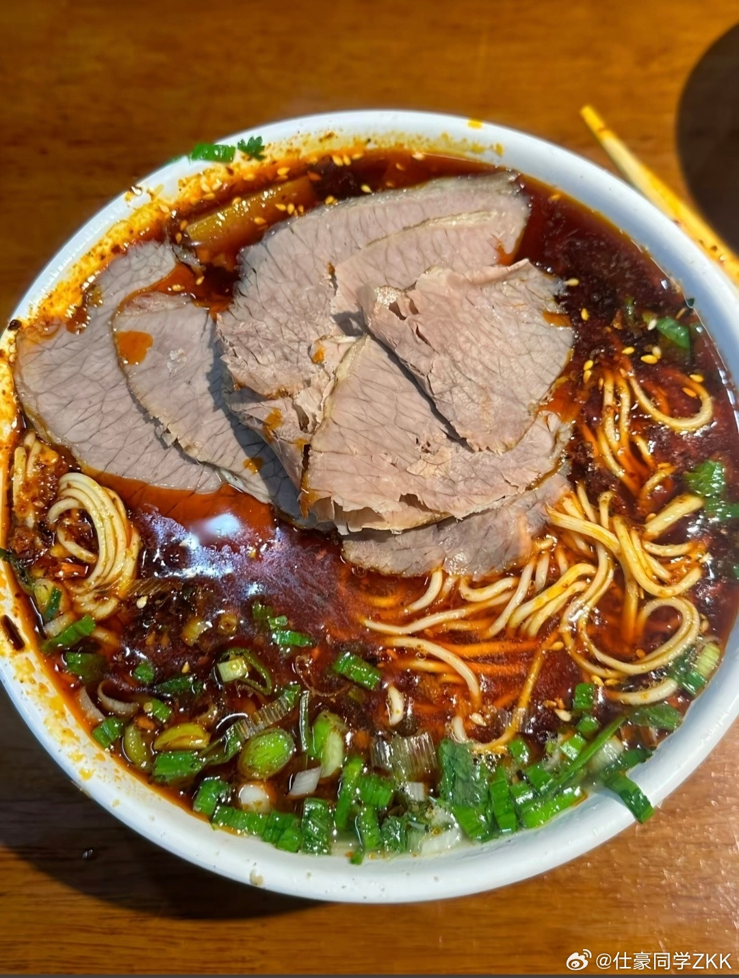 兰州拉面集体更名的背后兰州本地没有兰州拉面，只有兰州牛肉面，遍布全国的兰州拉面