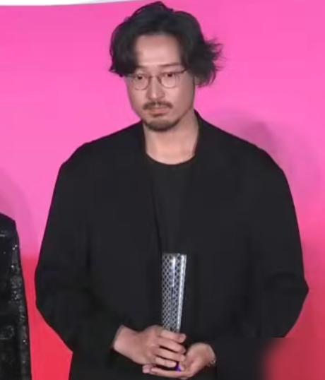 果不其然影帝就是王传君白百合应该早就知道结果了，所以才没有参加的这结