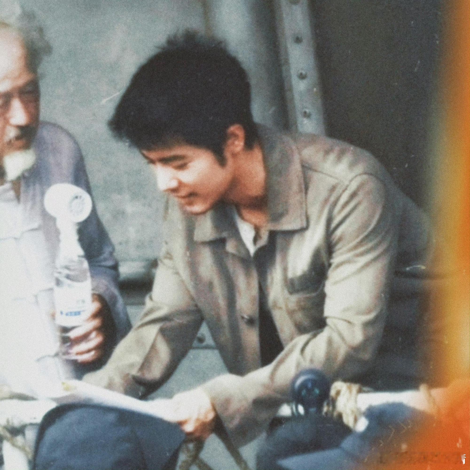 电影得闲谨制这件衣服我也不记得了