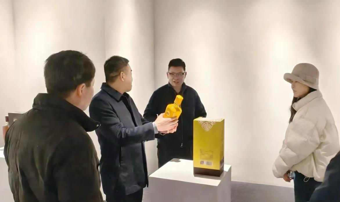 余承东过年回老家有多忙？年前回到安徽就走访尊界门店，紧接着慰问华为安徽区域优