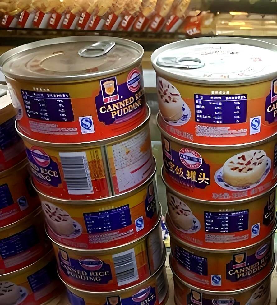 一个美国商人订购了1万箱100克的罐头，可供货商却把罐头错装成了150克，还表示