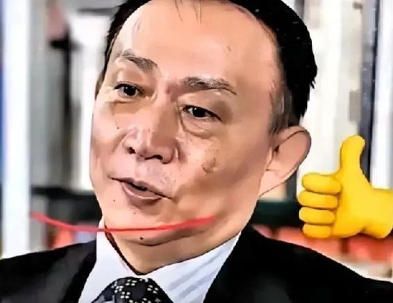 如今中国面临的最大风险，不是美国在南海搞什么航行自由，也不是芯片卡脖子，而是有人