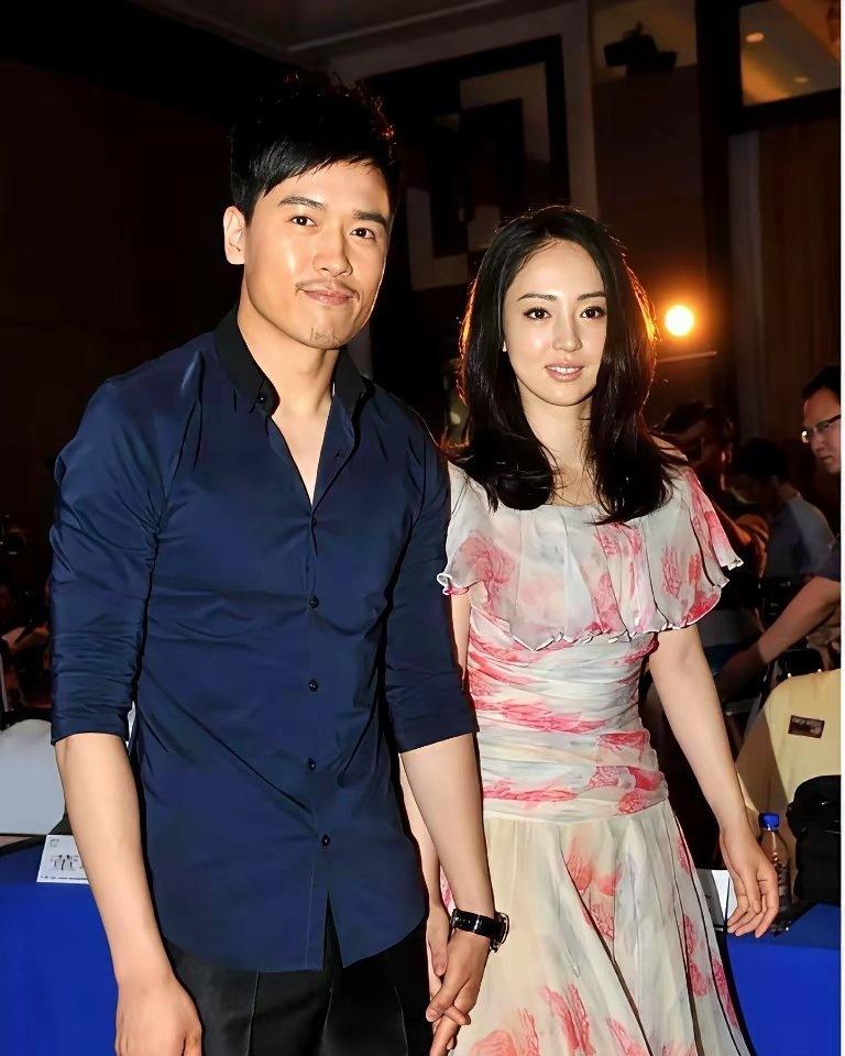 高云翔一年挣的钱，可能还不够前妻董璇一个项目的零头。​他现在叫高晟晖，在天津租