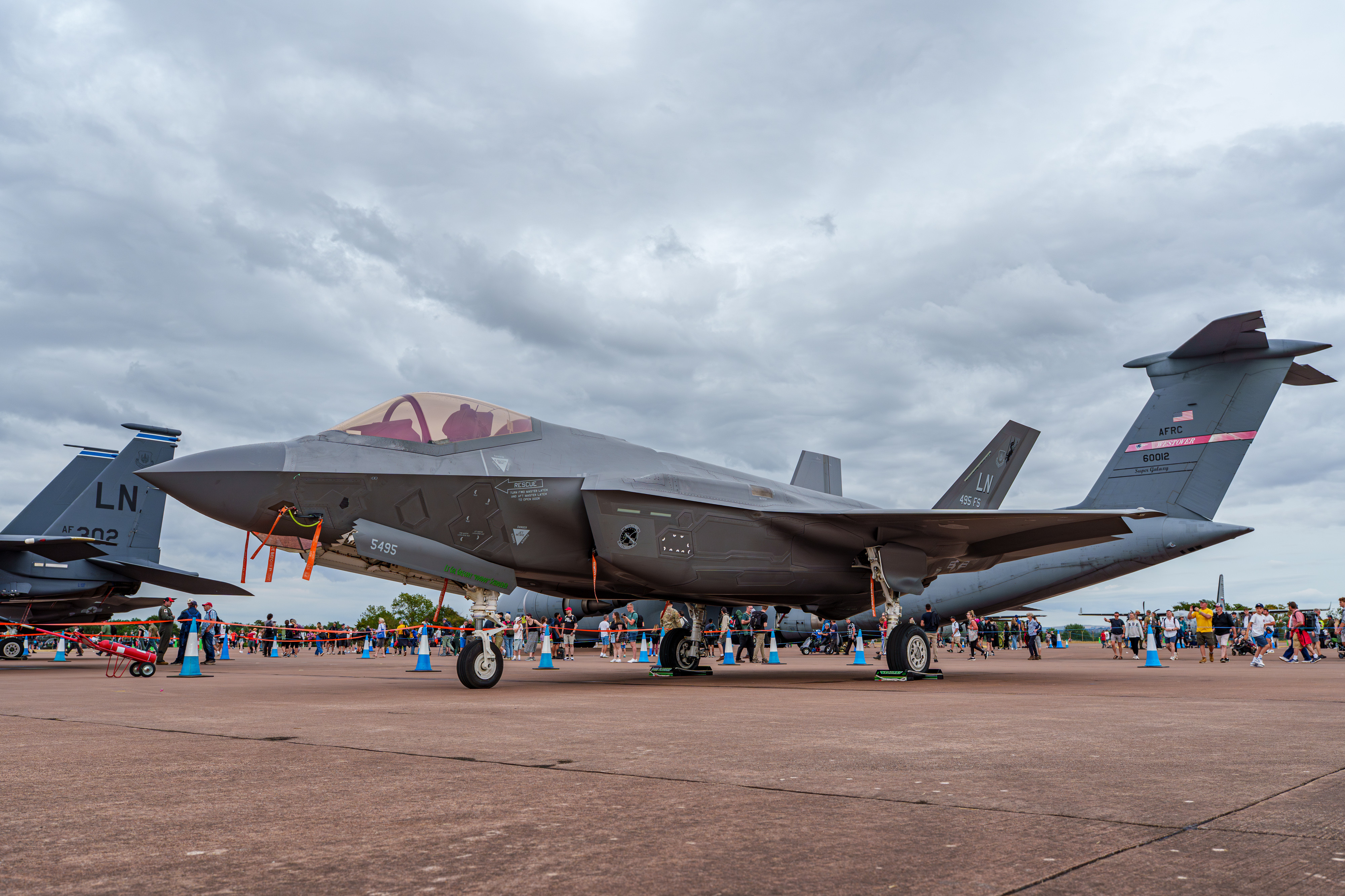 三泽基地航空祭，地面上的靓仔们​​​
