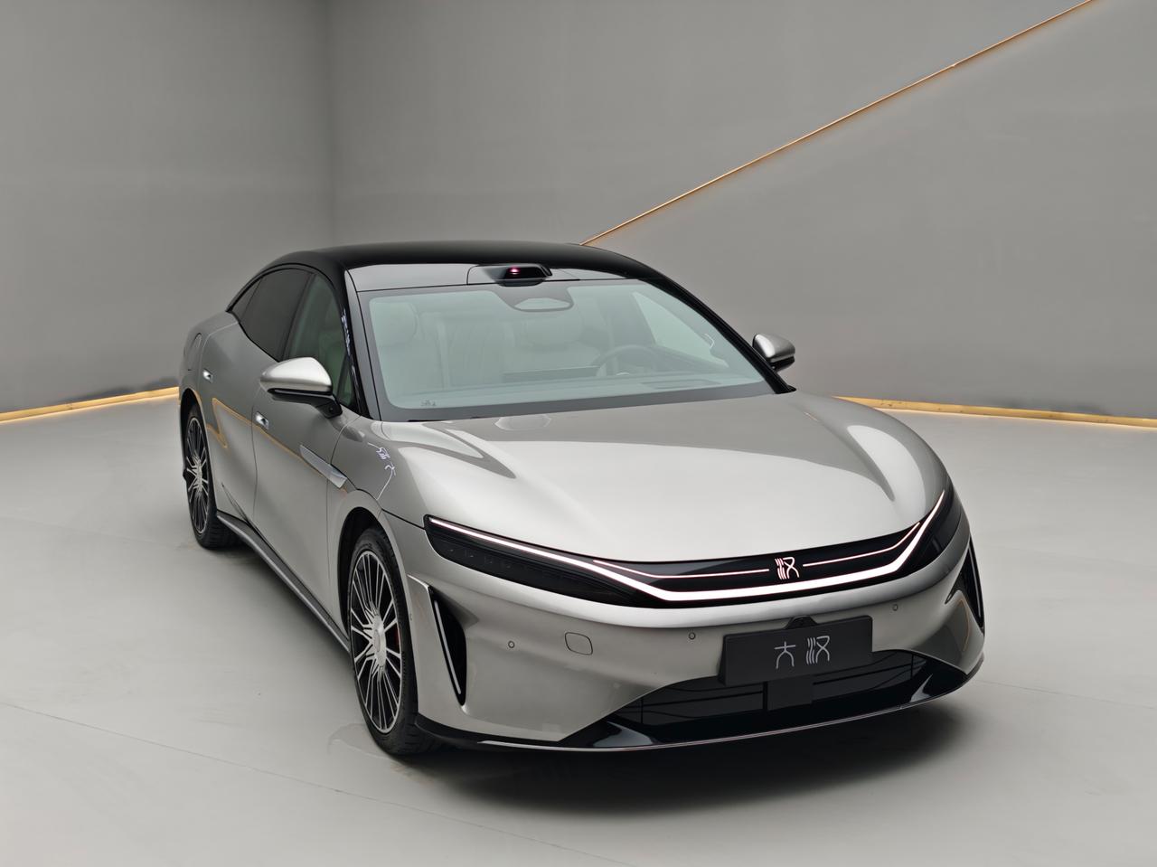 冲D级车，续航超1000km，大汉实拍图来了，实车比照片气场强得多。这个“龙