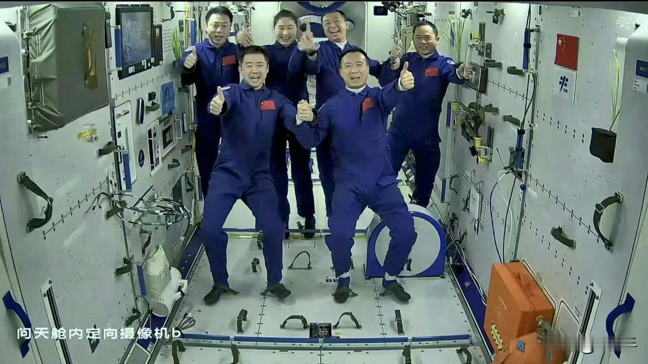 中国空间站8次胜利会师大合影，都在这里了……3.5小时，又一次成功自主交会对接