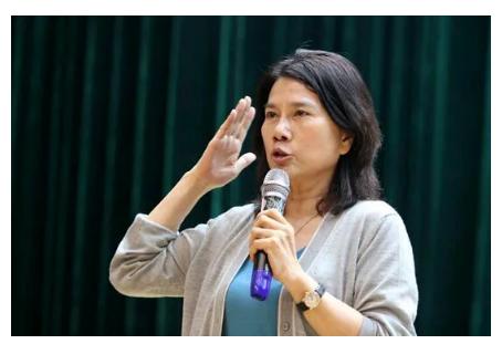 没成想,董明珠小姐那句“绝不用一个海归派”的争议言论,这几天因为闻泰科技的遭遇,