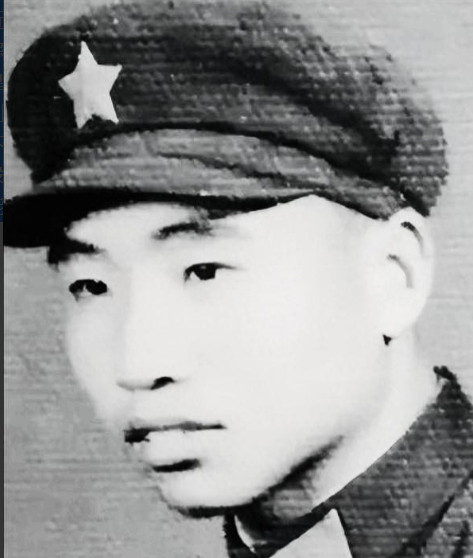 1984年，战士李陶雄中弹牺牲，送葬途中遗体竟两次从车上跌落，护士郑英察觉异样，
