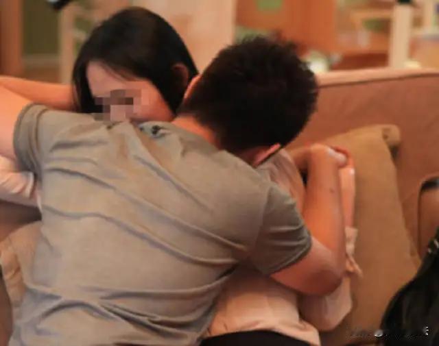 湖南安化，一男子跟女友同居，两个人感情还不错。之后俩人吵架，冷战期间女友到外面跟