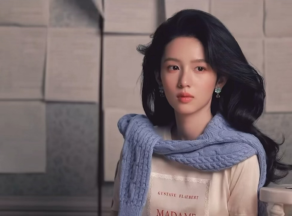 周也优雅精致的油画少女！！