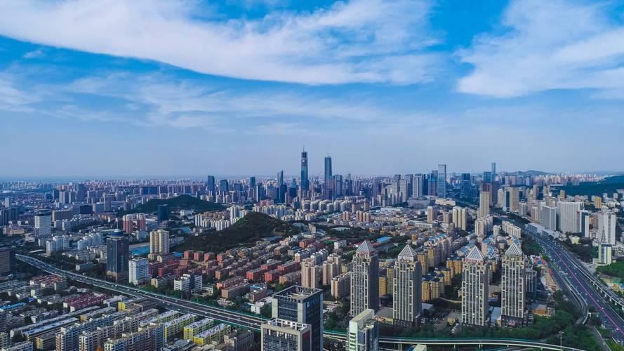 哪些省份有双子星城市！山东的济南和青岛，江苏的苏州和南京，广东的深圳和广州，