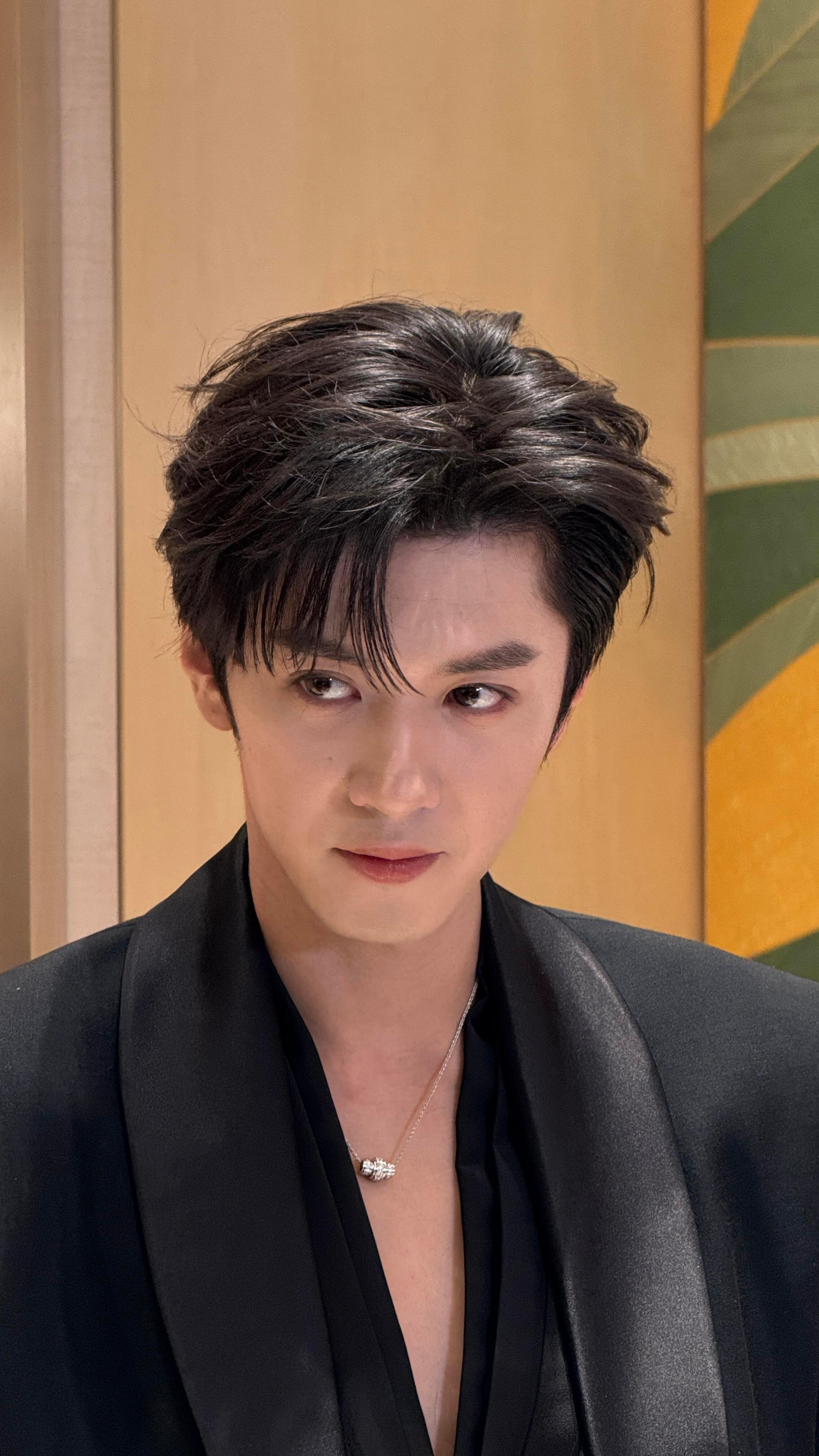 此男帅的好清晰🥵所有人请看p1的歪头笑！陈哲远这个歪头笑