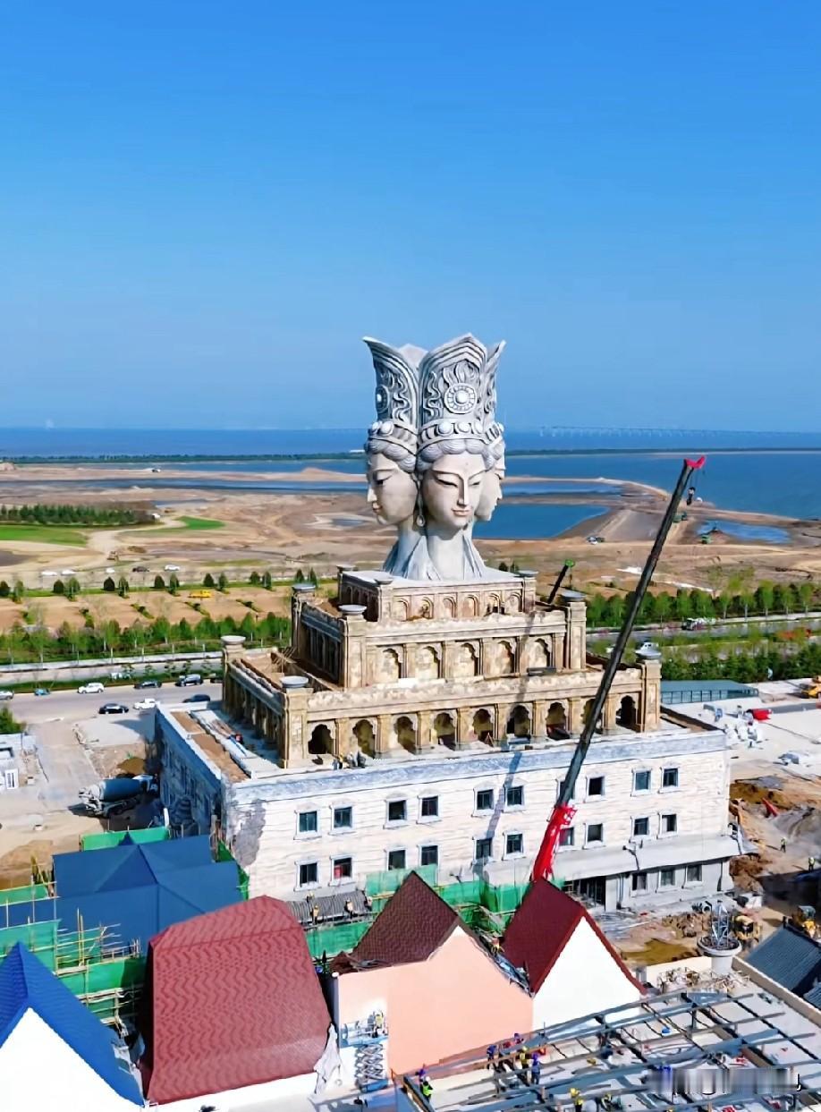 难！青岛上合丝路千古情能带动上合房价，只能说很难！上合很好，但缺人。青岛上合