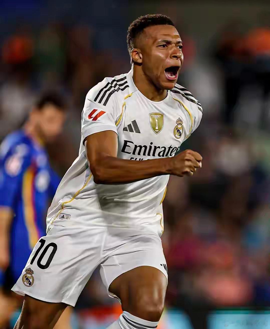 姆巴佩——25年收入9500万美元;亚马尔——25年收入4300万美元;C罗——