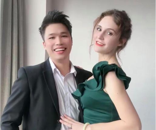 2018年，21岁的意大利美女嫁给了27岁的广西农村小伙，并且生了孩子，让人惊讶