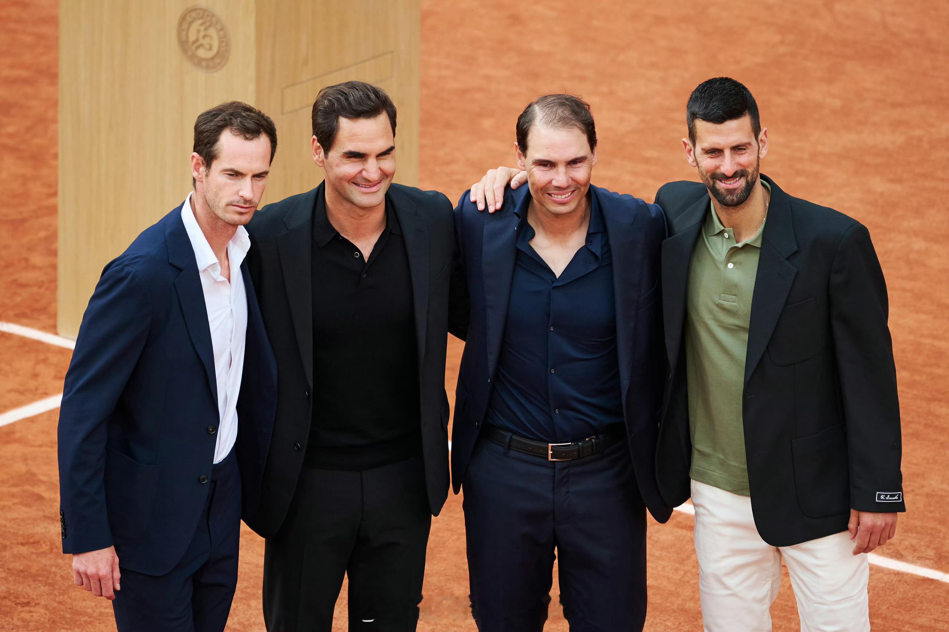 足球名宿梅西被问及其他体育项目中的“最佳球员”表示：“我非常钦佩费德勒、纳达尔