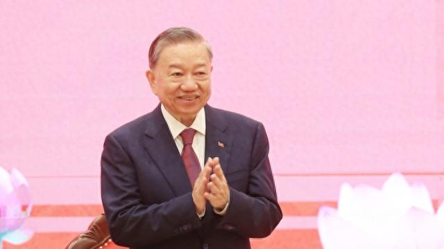 越共十四大拉开帷幕, 将选出新一届领导班子