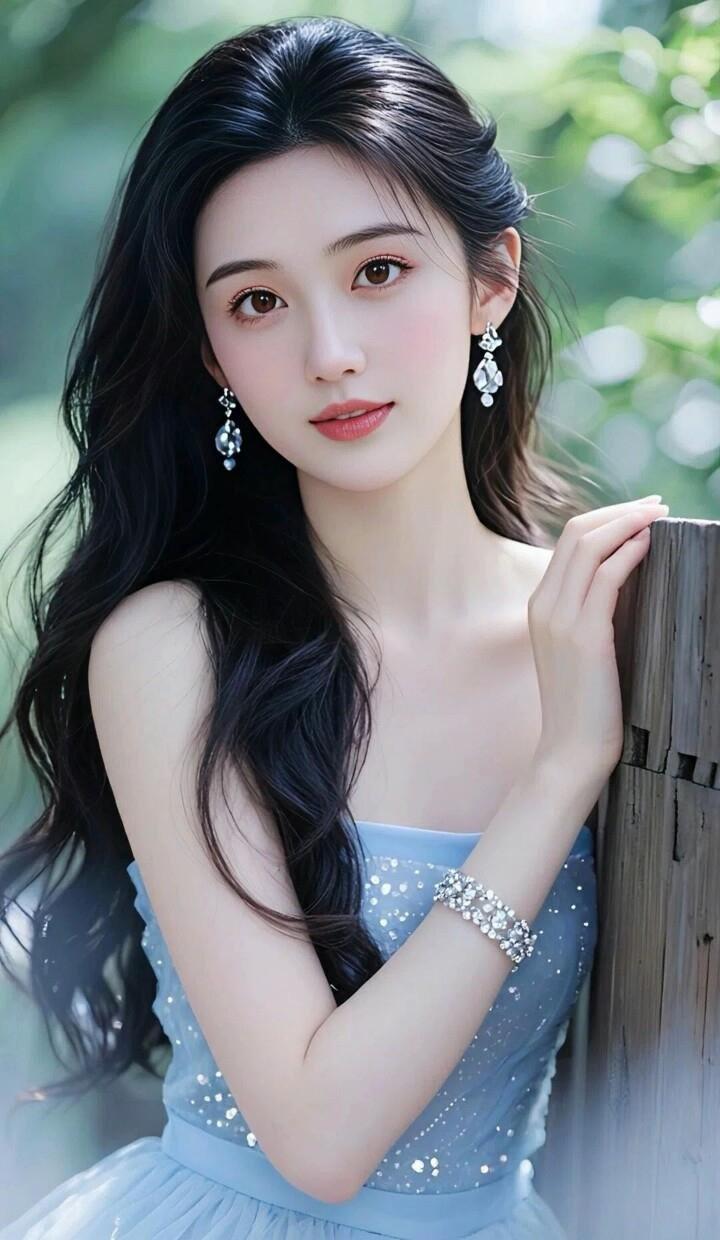 玉人倚栏处，风姿似画来。