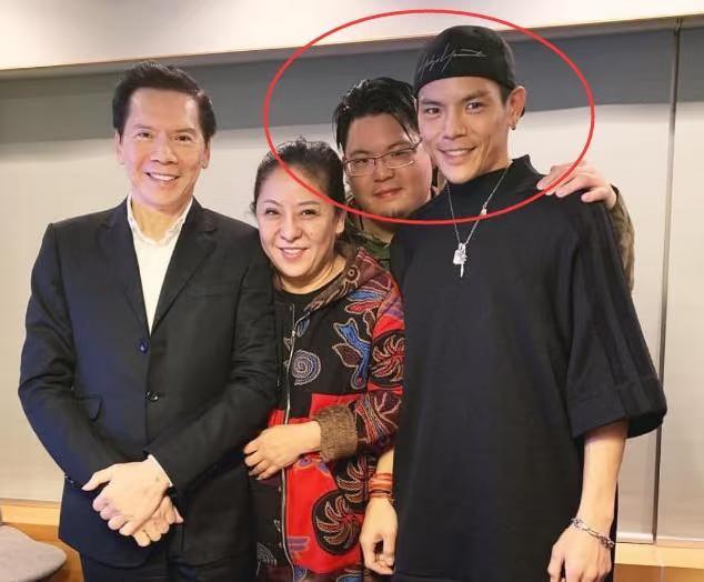 炸锅！向家百亿遗产安排太狠了！2026年2月向华强官宣，数百亿资产全入信托，由