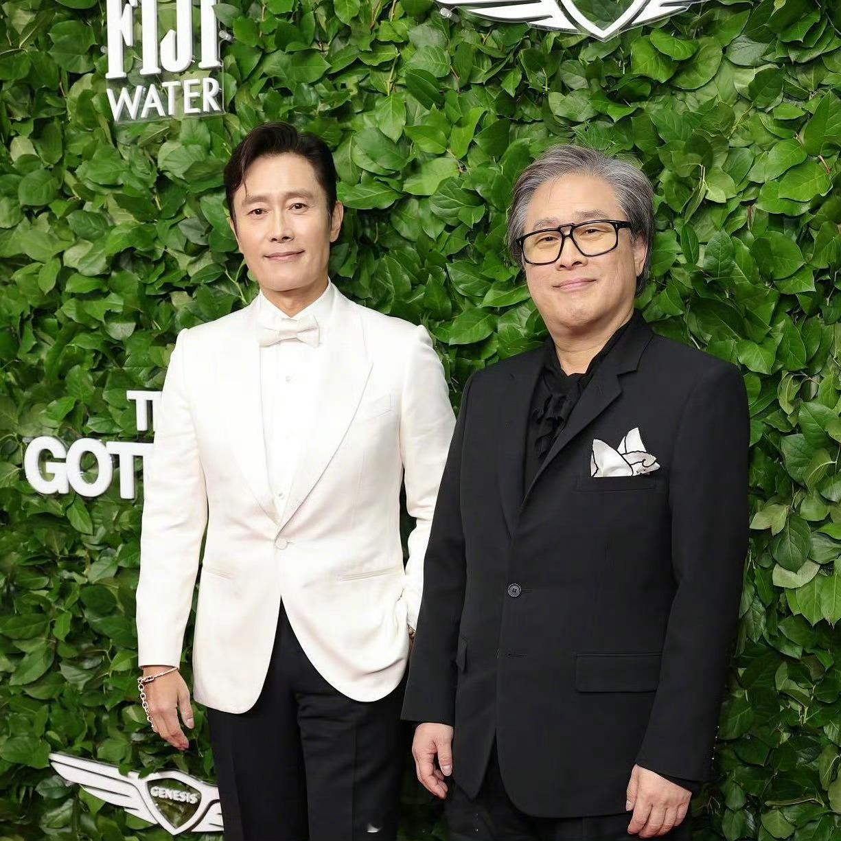 朴赞郁、李秉宪出席2025哥谭奖，真的有在美国努力的公关呢，前段时间本土的青龙奖