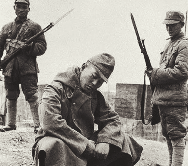 1943年7月，八路军活捉了日军中佐，刘伯承大喜过望，忙说要奖励这个战士，可当听