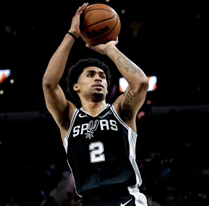 NBA常规赛，马刺134-119击败步行者。马刺球员迪伦-哈珀接受了记者采访