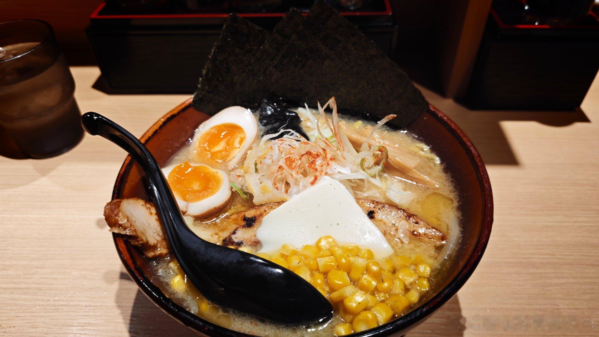 日式拉面，香，咸。白话好吃的​​​