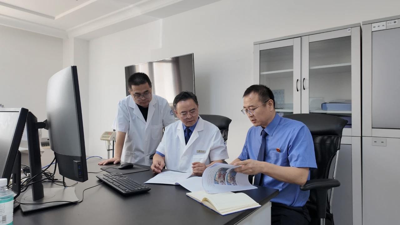 44岁的李某为骗取1230万元巨额保险金，与打工妹李某环结婚后，带她登上大连驶往