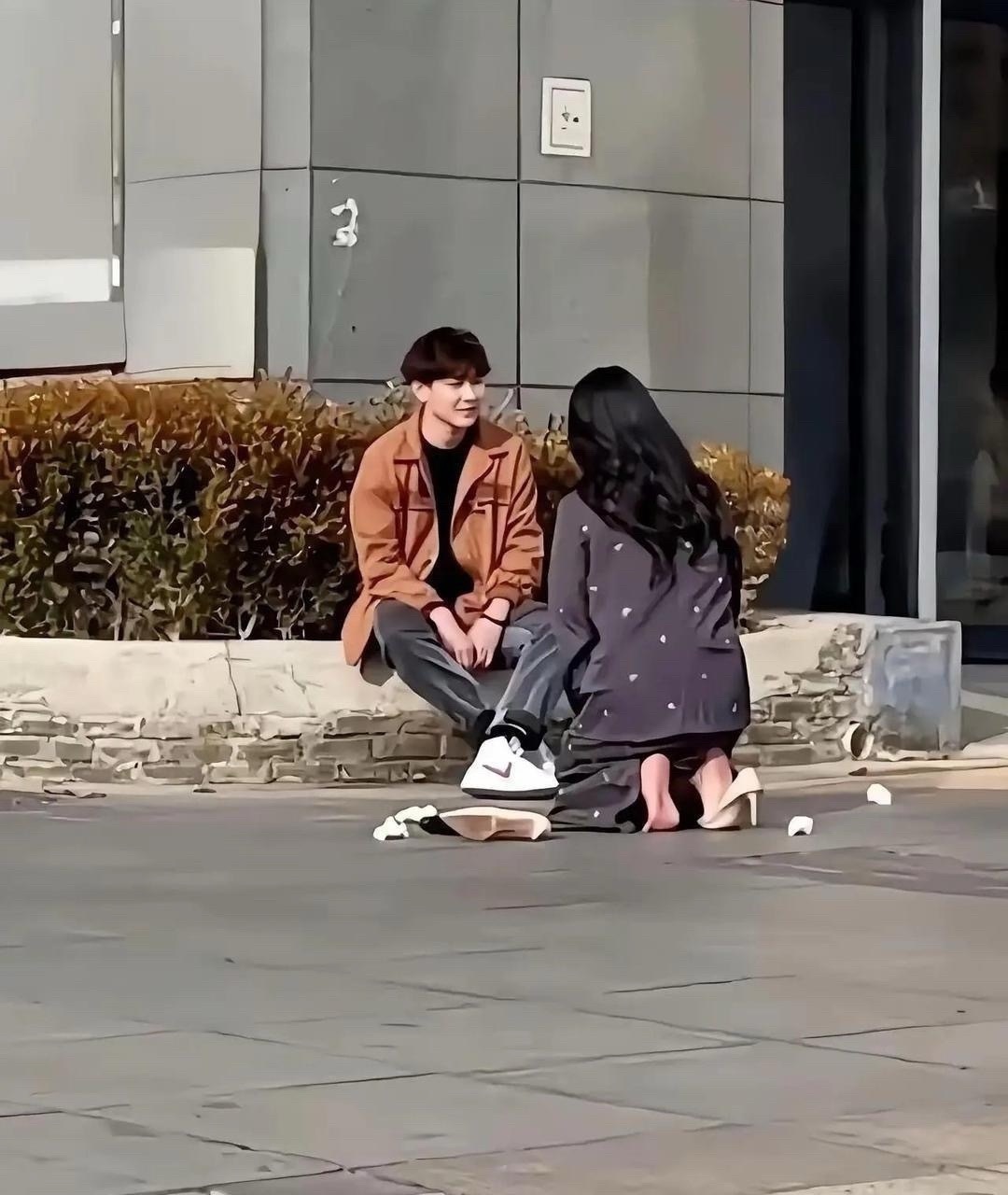 谁家闺女啊，父母看到不得心疼死