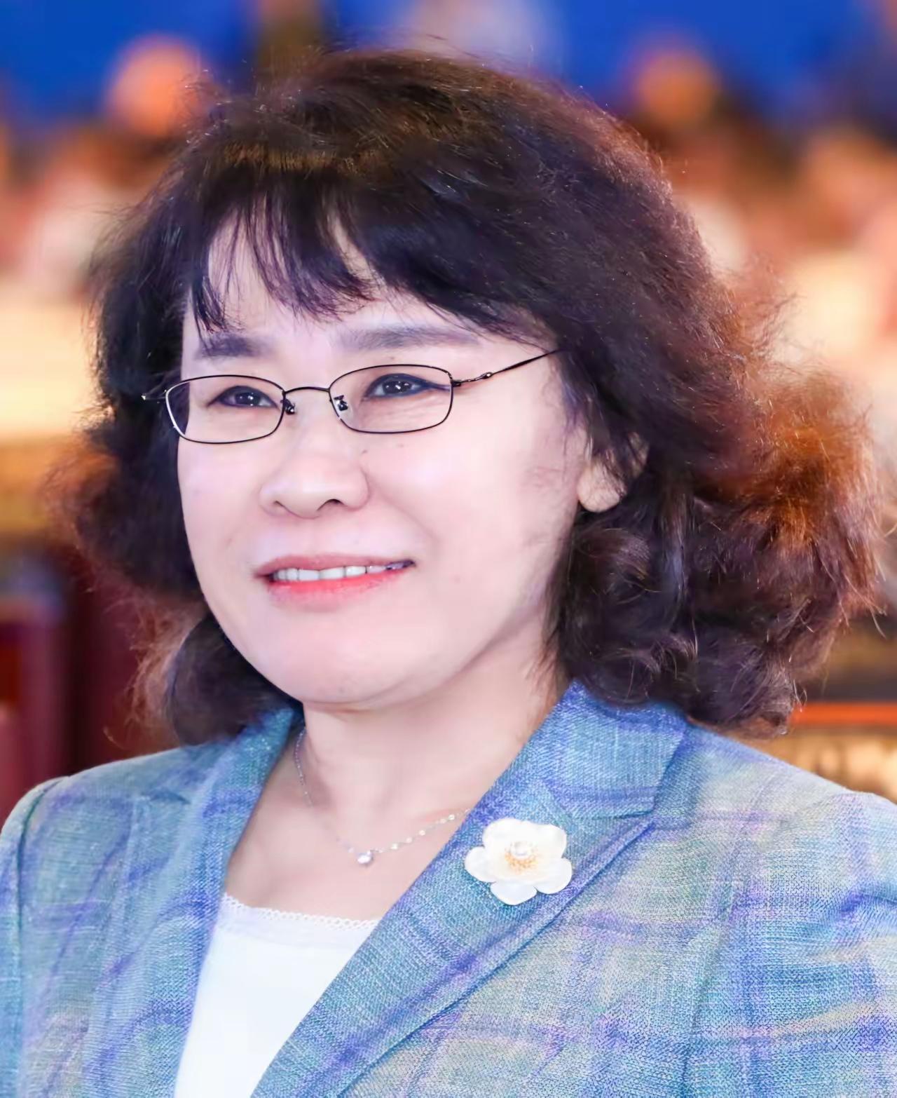 那天父亲走了，前一天还好好的，说走就走了，心脏骤停，无疾而终。父亲一向豪爽，对人