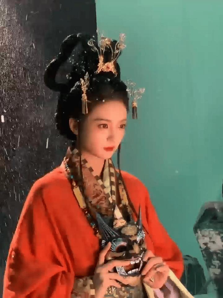 张雅钦古装美成啥了看到张雅钦的古装造型，才知道什么叫天选古人！汉服在她身上既显