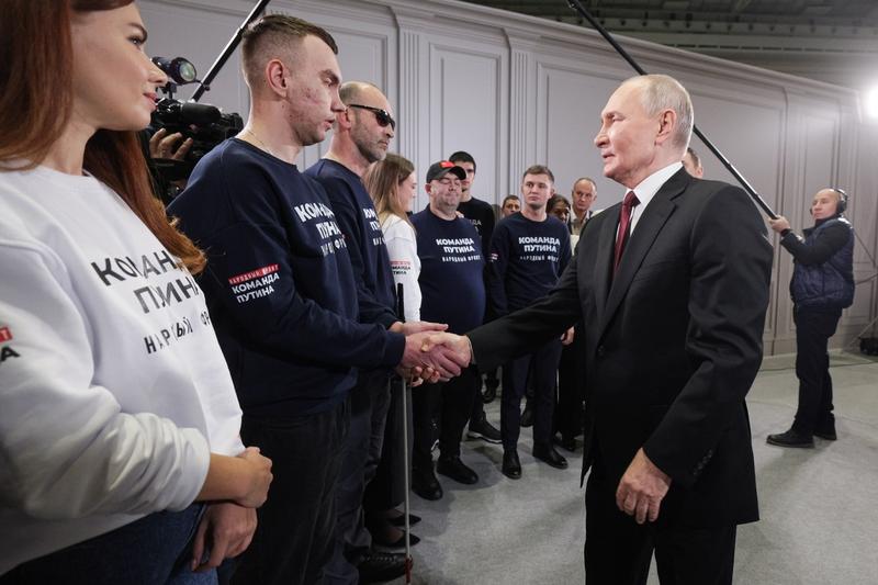 莫斯科时间12月19日的普京年度记者会，本是聚焦时政的严肃场合，却被一个求婚小插