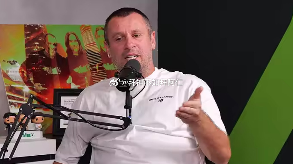 卡萨诺在直播连线中，针对意大利队无缘世界杯的溃败进行了炮轰，他直言现在意大利球员