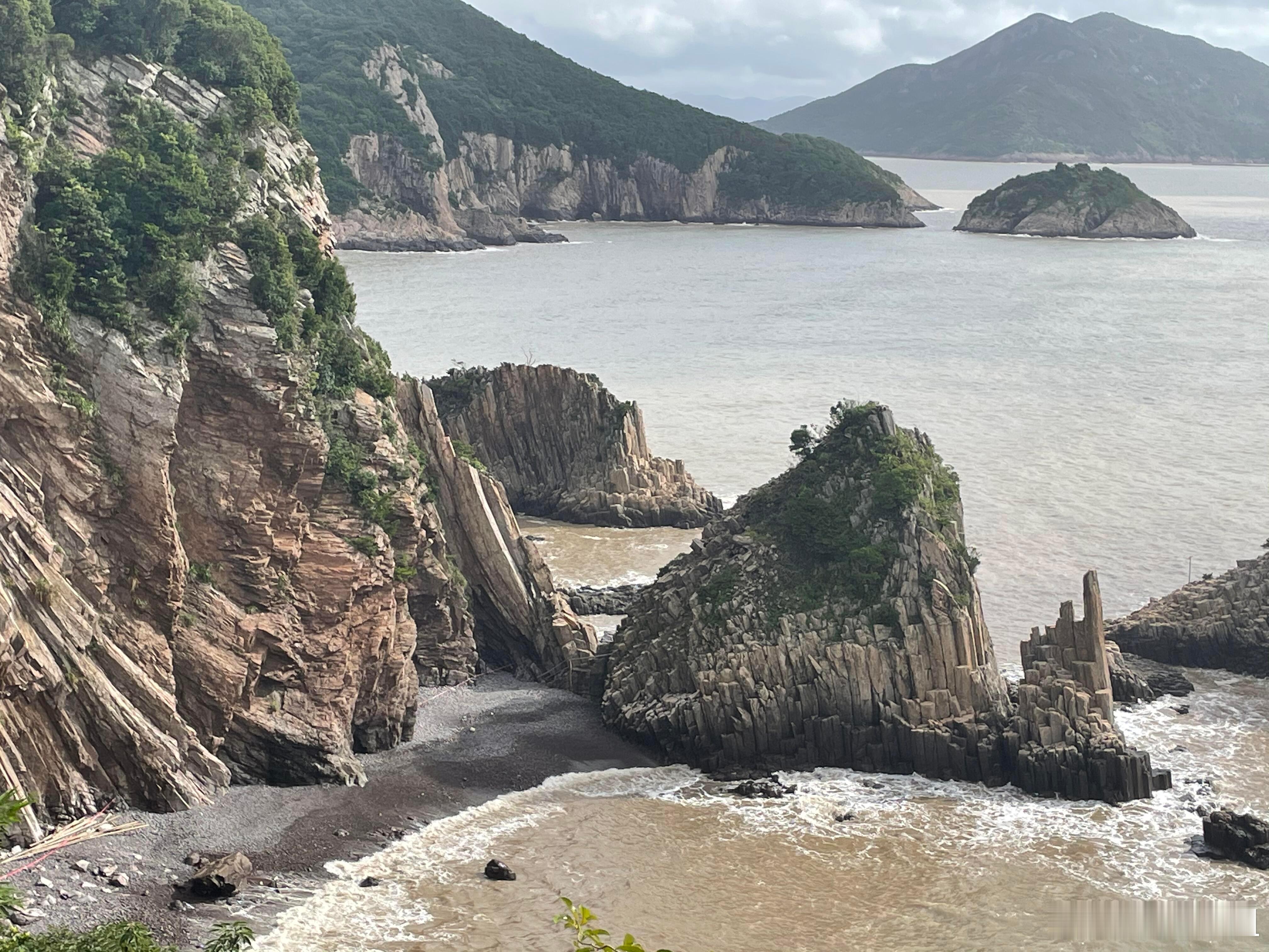 地质地貌、地质科普浙东明珠，象山花岙岛石林奇观！在宁波象山高塘岛乡，藏着一片令人