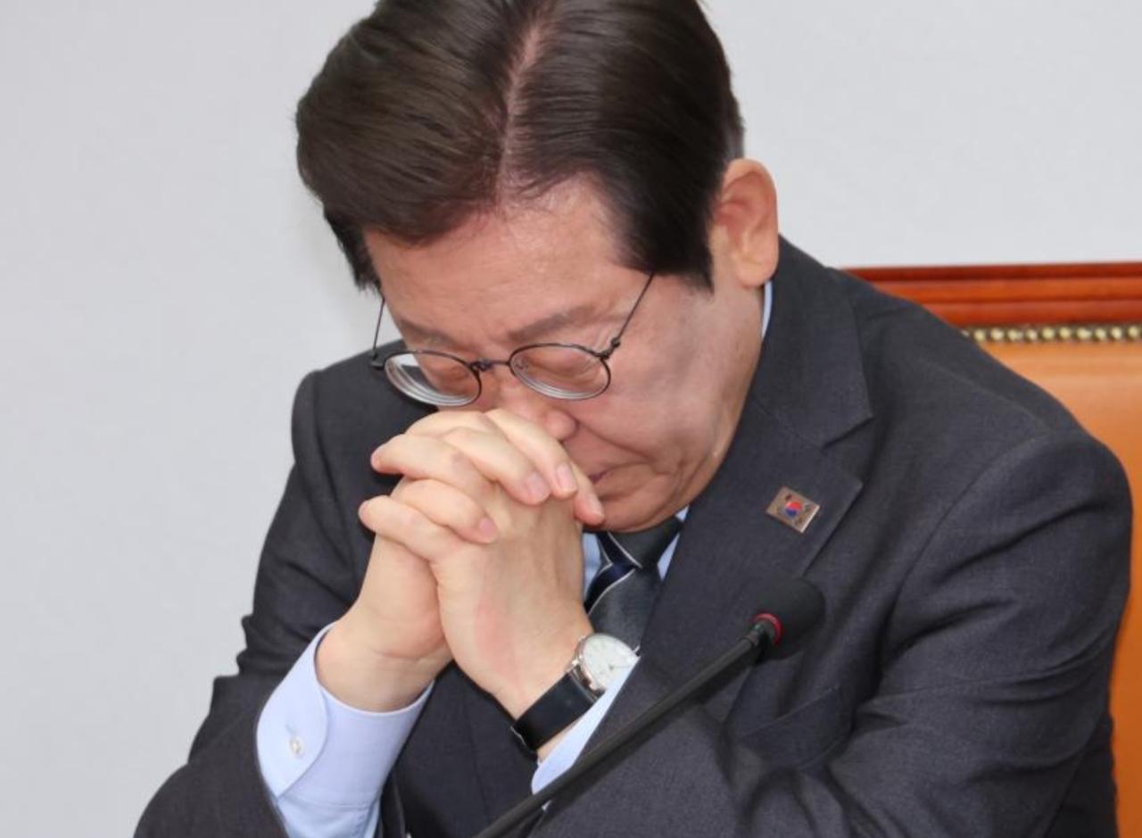 韩国正在悄悄调整自己的国家航向。韩国总统李在明最近干了两件大事：一是动了国防