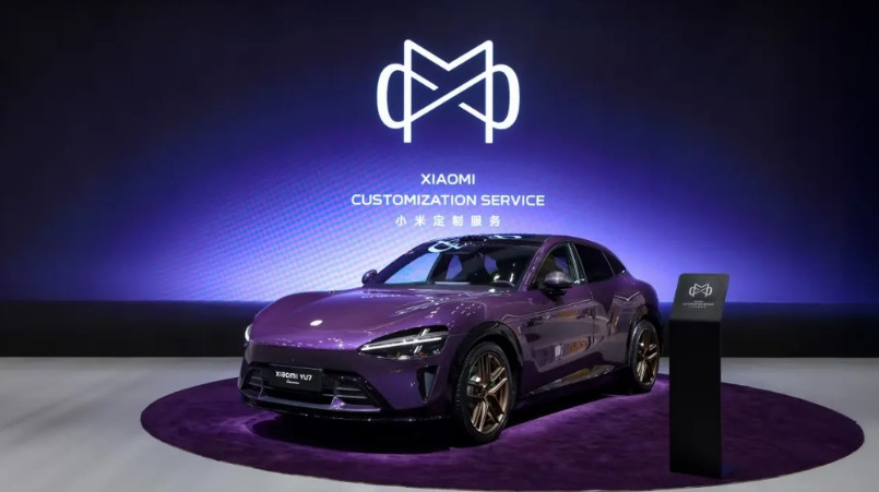 小米这一招确实非常妙！在2025年广州车展中，摆出了一辆用了小米定制服务的紫水