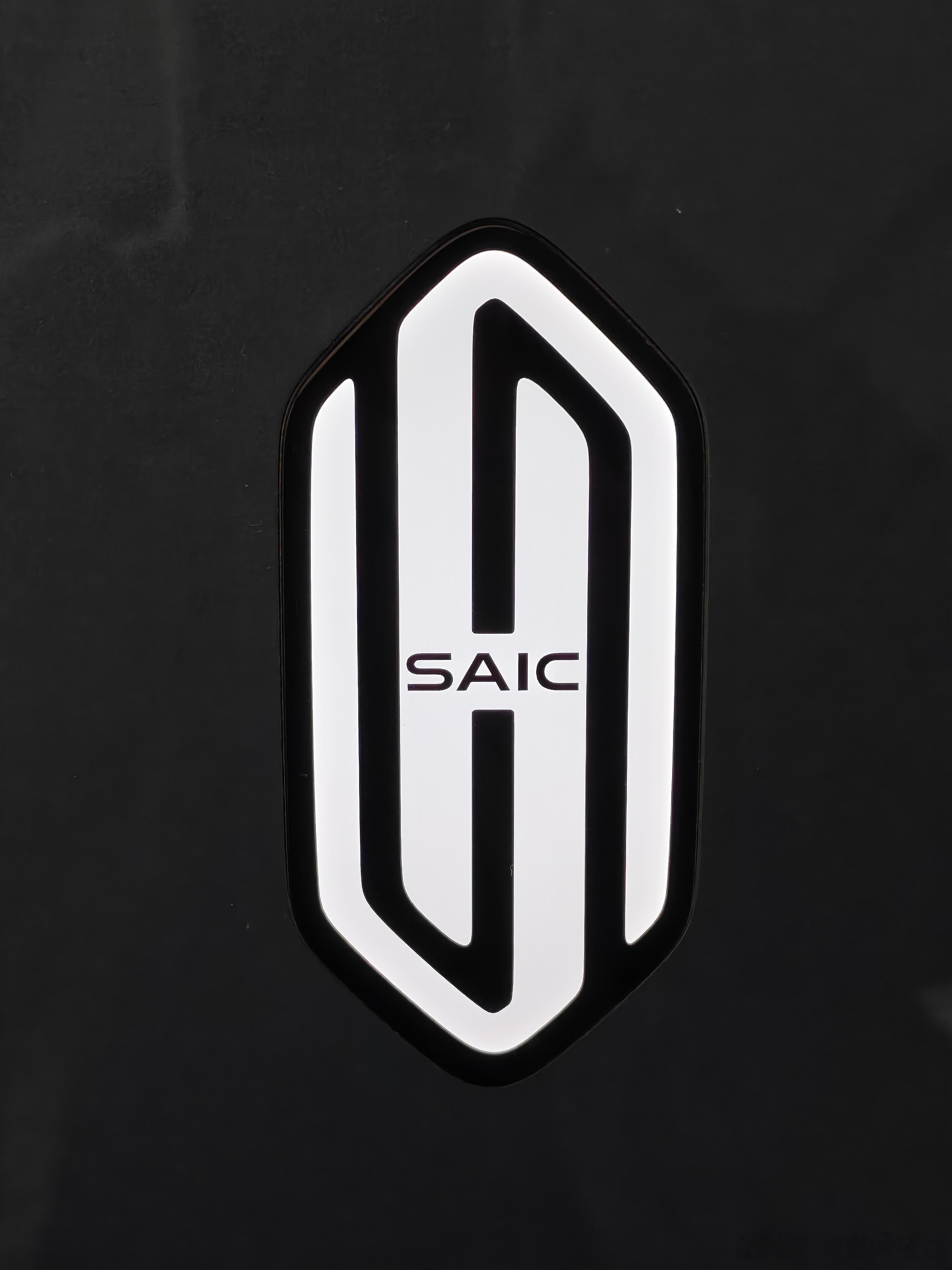 来看了下尚界h5静态下没有明显硬伤对得起它15w的售价要购买这台车的朋友格外关