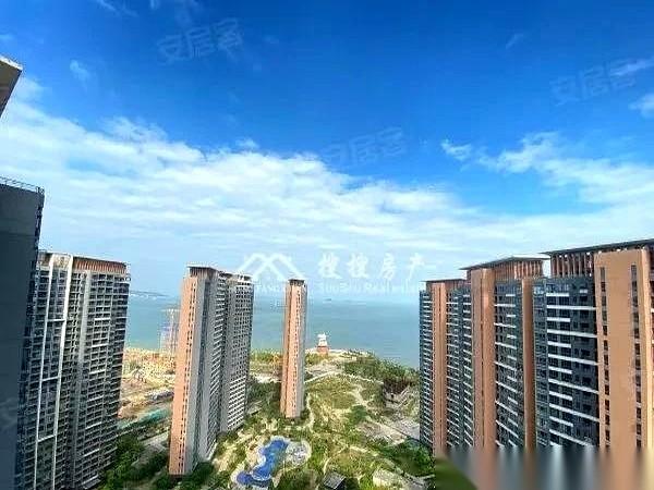 一套海景房，从两万一平，跌到三千，还送车位。挂网上半年，连个打电话问的人都没有