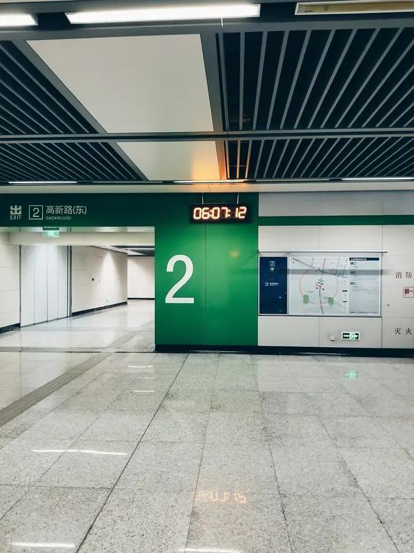 南京地铁S2有多牛南京地铁S2可太牛啦！这是世界上首条跨省地铁，它连接了江苏南