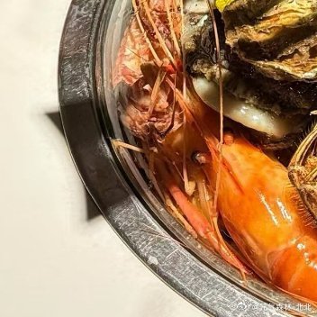 好久没吃海鲜了，我只想说：鲜，是跳跃在舌尖的浪花​​