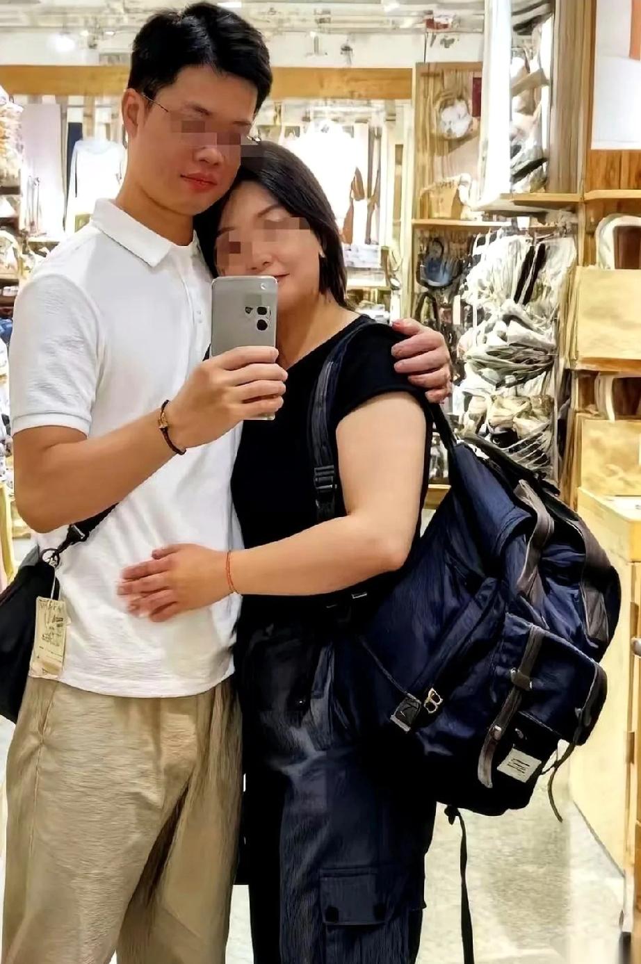 我算是服了，真的。现在没点文化，连个轨都出不明白了。华南理工的博士，跟一个