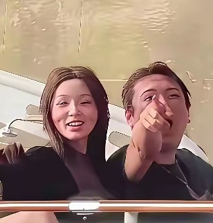 乐不思蜀的聪哥，玩得得真开心！不过怎么感觉他身边女友的颜值越来越低。