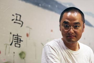 1999年，“医学博士”冯唐在镜头前坦言：“我当妇科医生就是为了能够光明正大的看