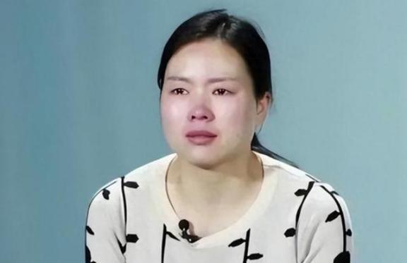 1992年，湖北1对夫妻自杀去世，留下仅5岁的女儿，23年后，女儿竟然不顾全村人