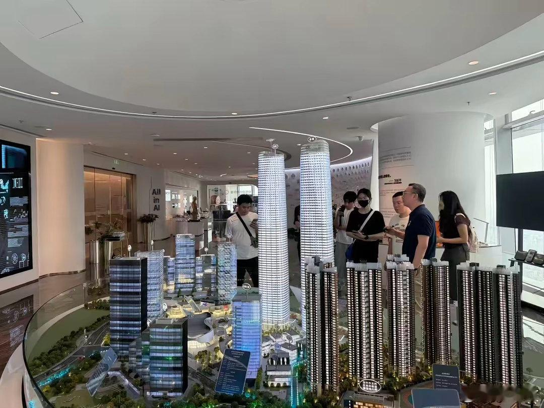 据传国内某AI团队，AI创业半年不到，准备在深圳卖办公楼了！太TMD疯狂了！！