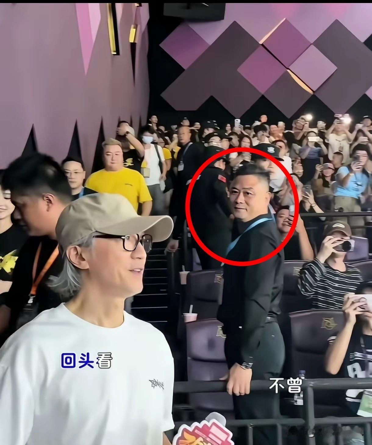 我发现了一个挺奇怪的现象!不论男女，只要是真心爱慕一个人，当你猝不及防地见到他时