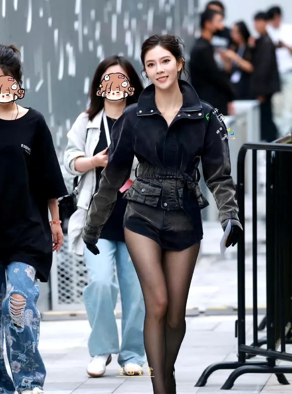 宋妍霏，确实漂亮。